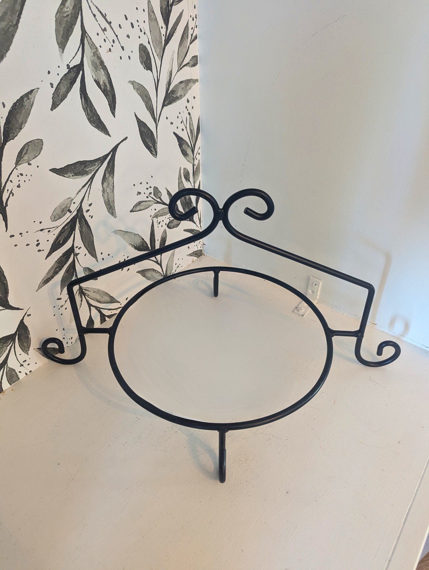 Black Wrought Iron Single Pie Plate holder stand - Holds standard 9" pie plate
