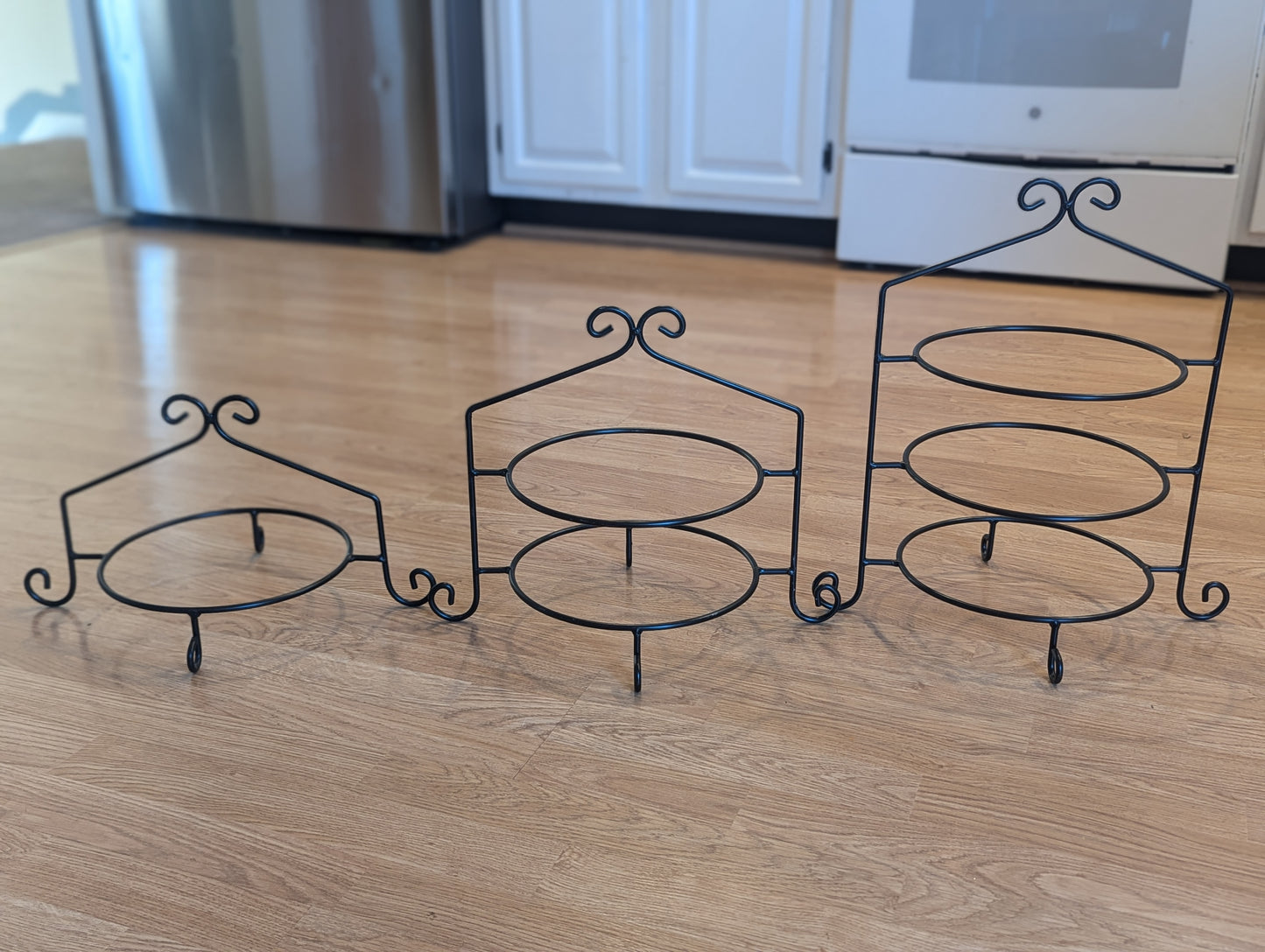 Black Wrought Iron Single Pie Plate holder stand - Holds standard 9" pie plate