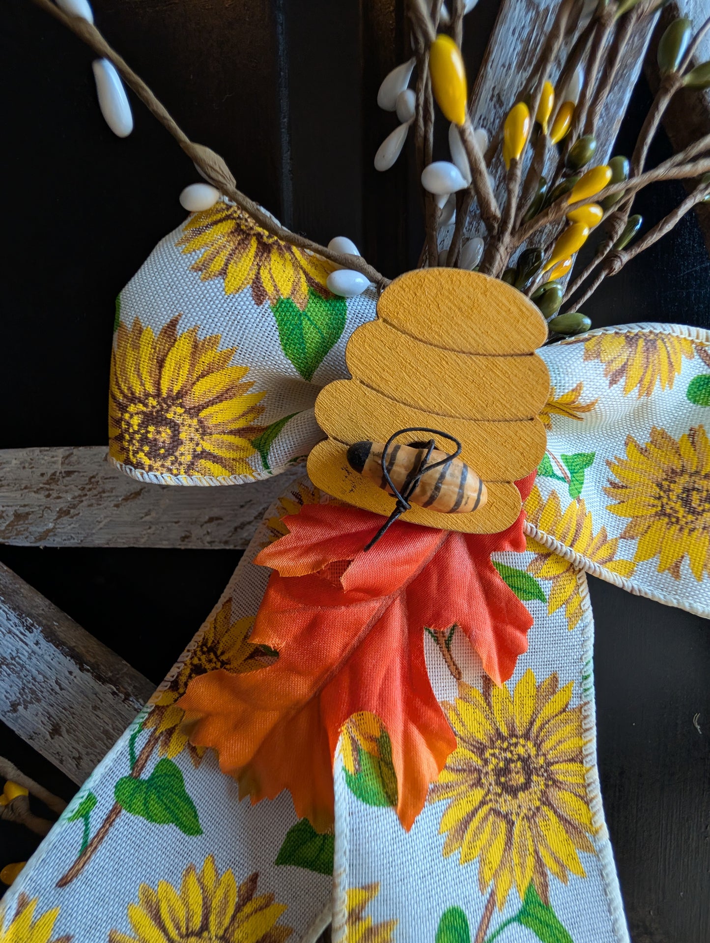 Amish Made Rustic Wooden Star Door Hanger, Sunflower Honeybee Decor, 24"