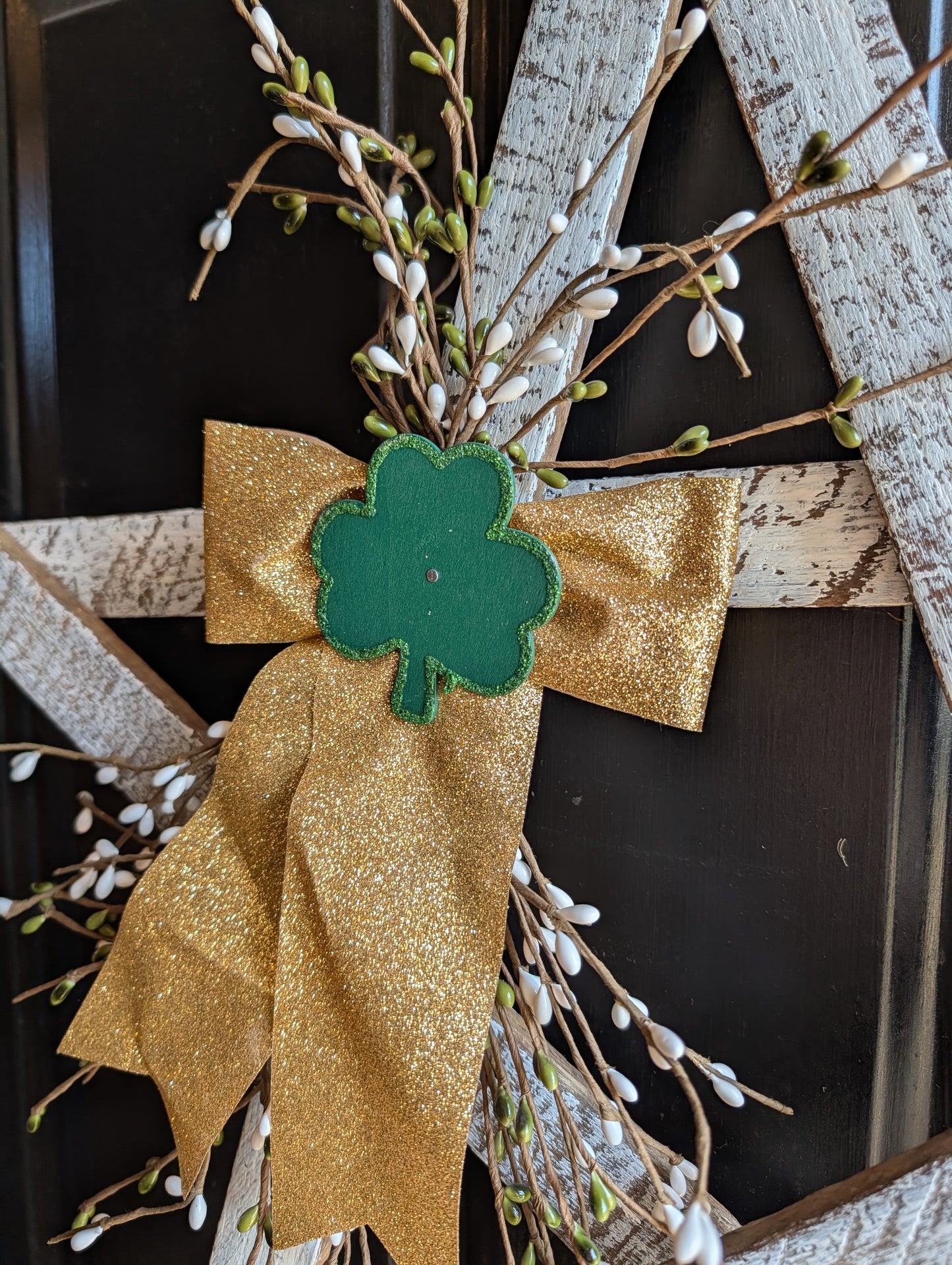 Rustic Wooden Star Door Hanger, St. Patrick’s Day Farmhouse Decor with Shamrock Accent