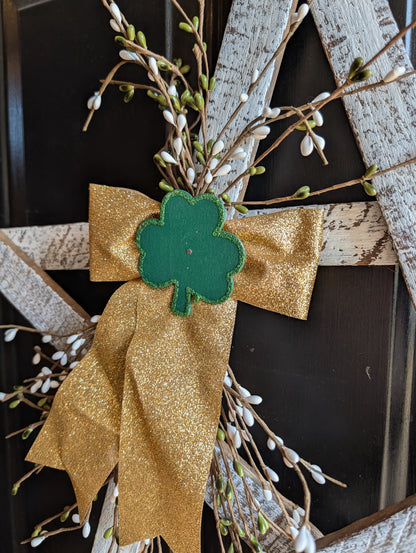 Rustic Wooden Star Door Hanger, St. Patrick’s Day Farmhouse Decor with Shamrock Accent