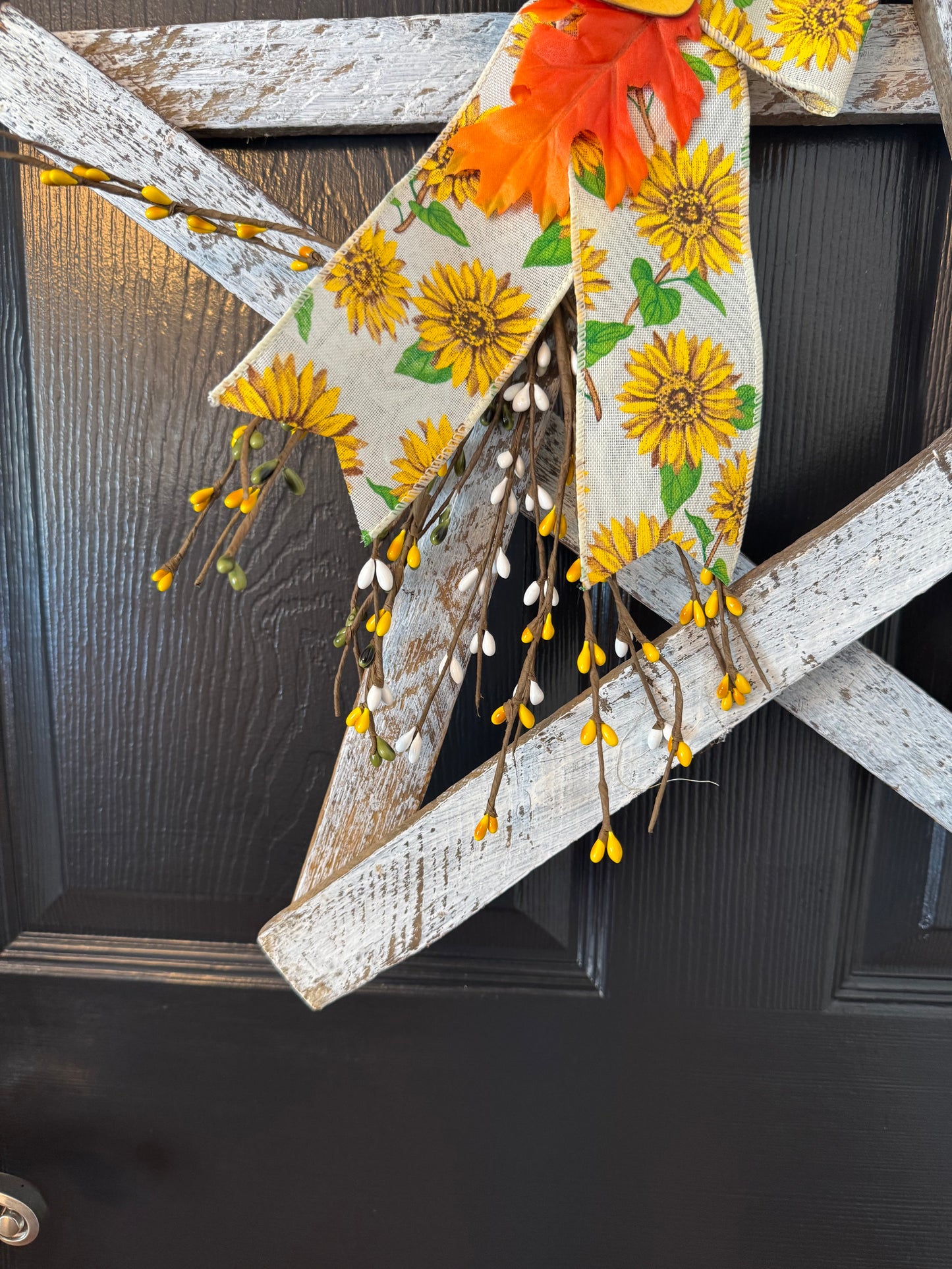 Amish Made Rustic Wooden Star Door Hanger, Sunflower Honeybee Decor, 24"