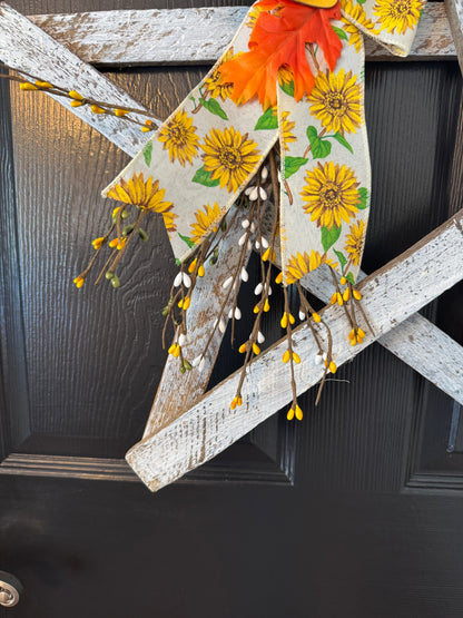 Amish Made Rustic Wooden Star Door Hanger, Sunflower Honeybee Decor, 24"