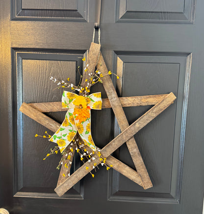 Amish Made Rustic Wooden Star Door Hanger, Sunflower Honeybee Decor, 24"