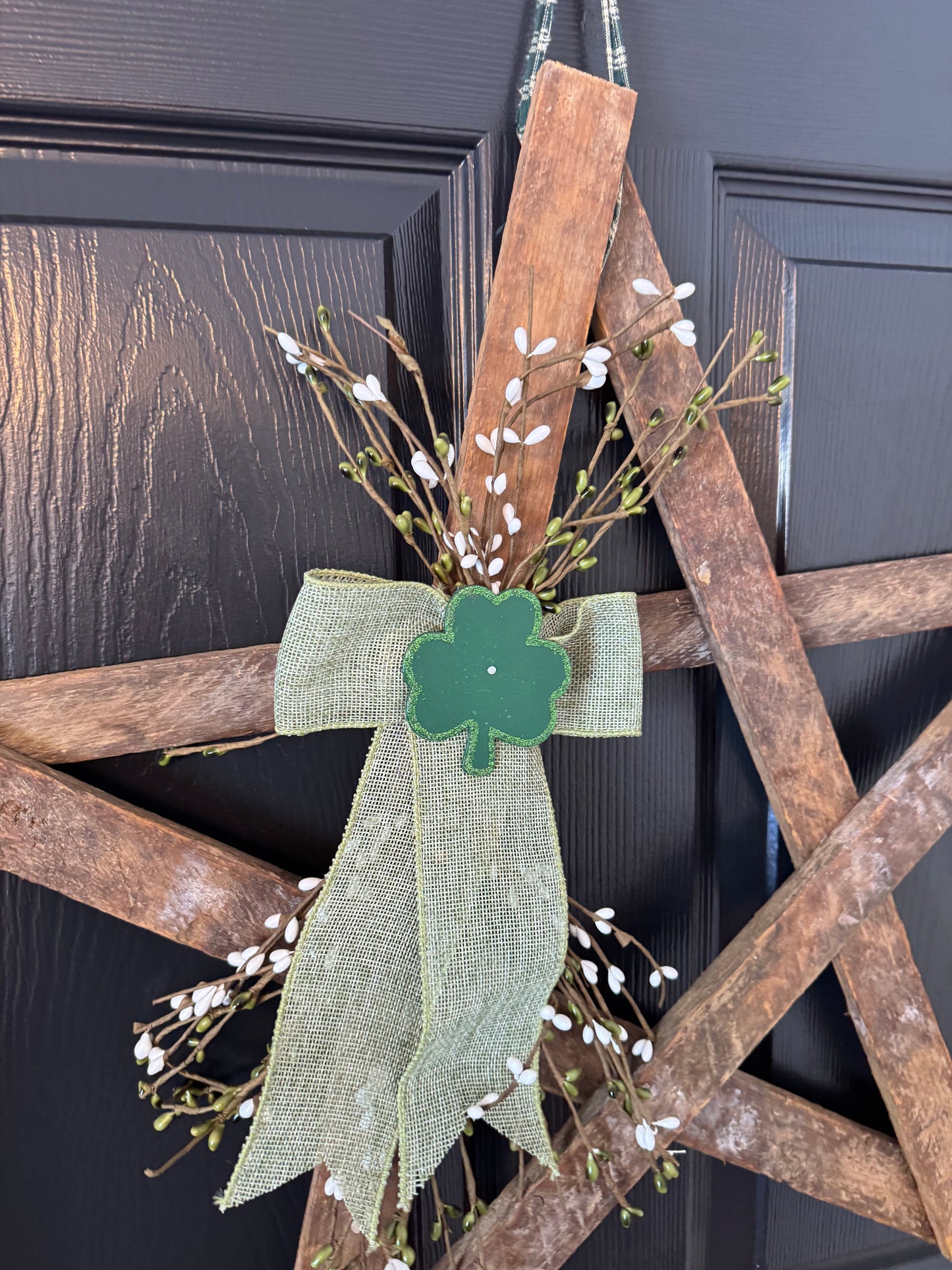 Rustic Wooden Star Door Hanger, St. Patrick’s Day Farmhouse Decor with Shamrock Accent