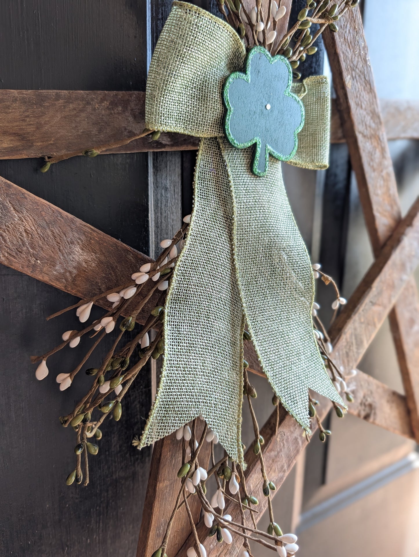 Rustic Wooden Star Door Hanger, St. Patrick’s Day Farmhouse Decor with Shamrock Accent
