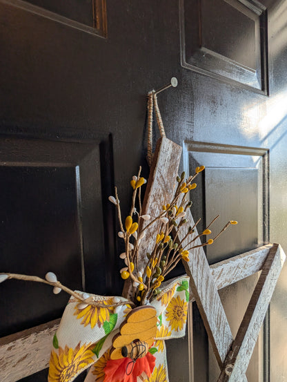 Amish Made Rustic Wooden Star Door Hanger, Sunflower Honeybee Decor, 24"
