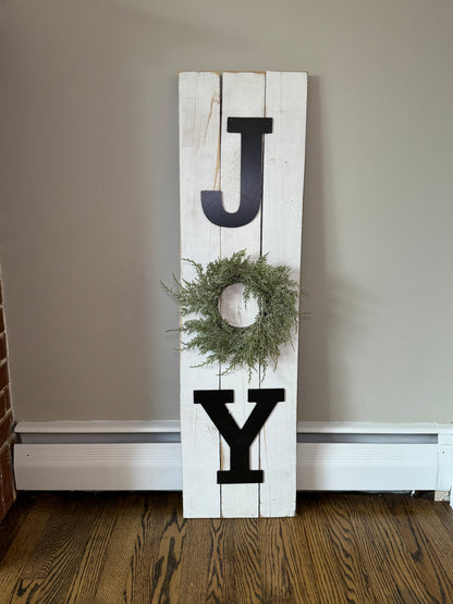 Christmas JOY Sign with Wreath–Barn Wood Holiday Art, Christian Art, Winter Decor, Christmas Decoration, Indoor-Outdoor Decor, Gifts for Her